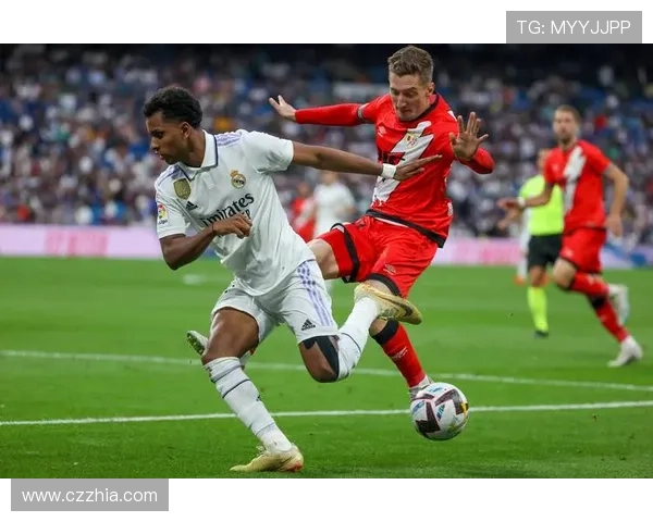 西甲最新战报解析：豪门鏖战精彩瞬间与积分榜变动